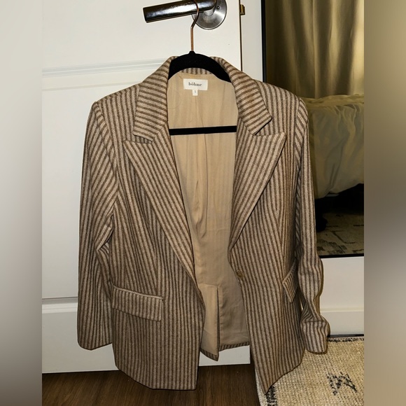 Blazer - Picture 2 of 3